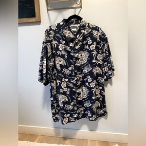 Disneyland Resort Trader Mick’s Mickey Hawaiian Shirt
